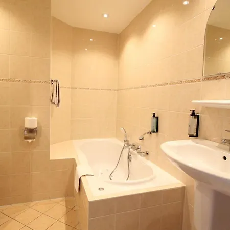 Western Hotel 3*